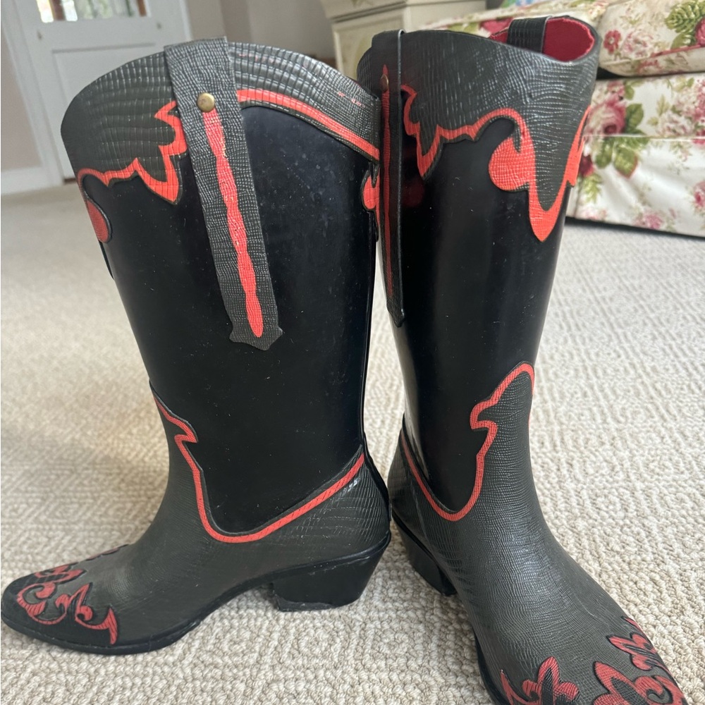Size 8 Cowgirl style rain boots